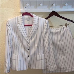 Tahari suit skirt and blazer set